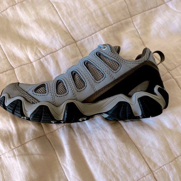 Oboz women’s Sawtooth ll Low (sawtooth 2) BLUE! Hiking boots. - Picture 4 of 13